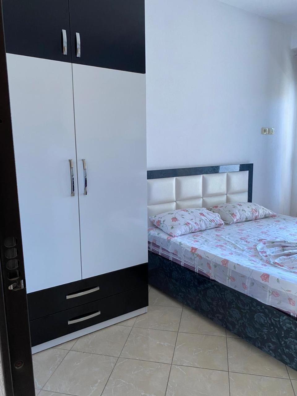 Tulipani Apartments Near Promenade Sarande Exterior photo